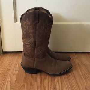 Like New Ariat Boots